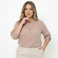 Camisa Plus Size SoftElegance - O caimento perfeito que valoriza seu corpo com leveza e elegância