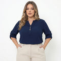 Camisa Plus Size SoftElegance - O caimento perfeito que valoriza seu corpo com leveza e elegância